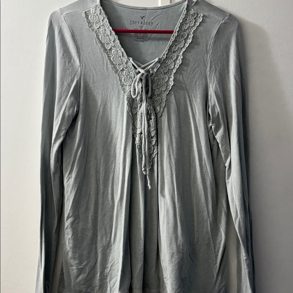 Soft & Sexy Lace-Trim Long Sleeve Tee in Light Gray
